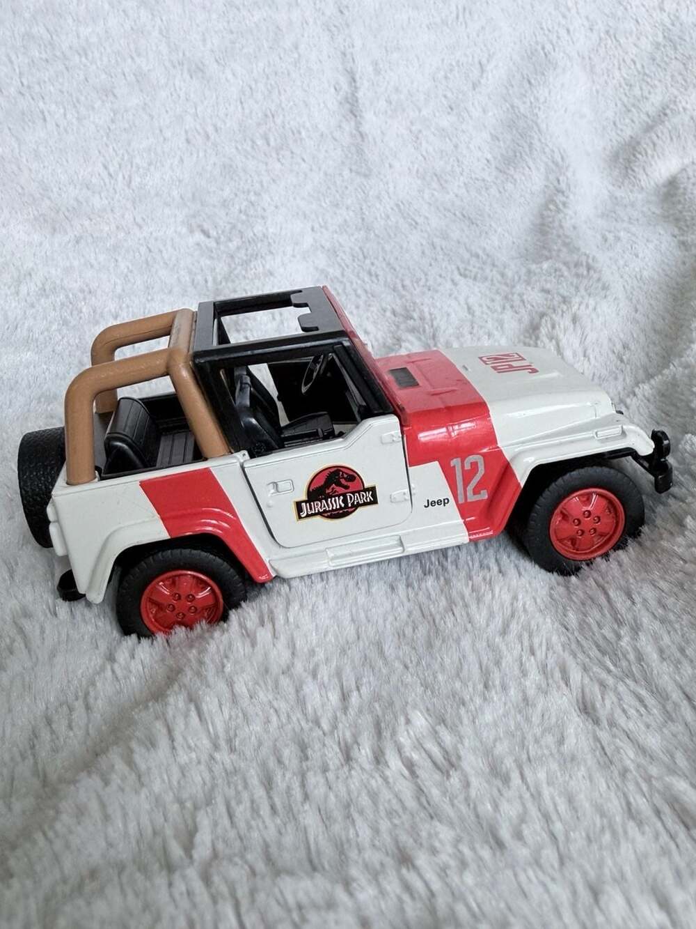 Jada Toys Hollywood Rides Jurassic Park 1:32 Scale Jeep Wrangler JP12 Die-Cast V